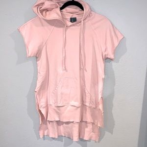 Anthropologie Left of Center Sz M pink split hem sweatshirt